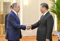 China promete al canciller de Putin fortalecer la cooperación con Rusia