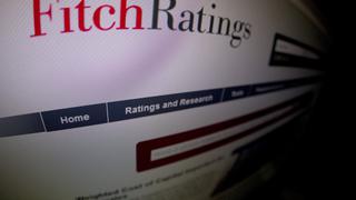 Fitch: Sectores de aviación y energía son los más vulnerables a recibir calificaciones negativas