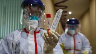 China reporta cinco nuevos casos de coronavirus en Wuhan, foco de la pandemia
