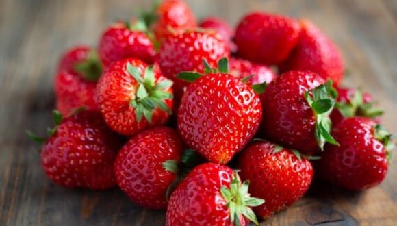 TRUCOS CASEROS | Gracias a este consejo, disfrutarás de unas fresas con excelente textura y sabor. (Foto: jcomp/Freepik)