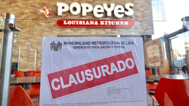 Municipio de Lima clausuró local de Popeye’s del Centro Cívico - 3