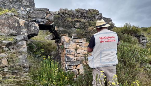 En dicho lugar se encontró una ciudadela prehispánica con arquitectura expuesta como terrazas, plataformas, murallas, recintos de distintas formas, paredes con hornacinas, dinteles con bloques de piedra megalítica, paramentos bien conservados, distribución urbana notable y arquitectura monumental. (Foto: Ministerio de Cultura)