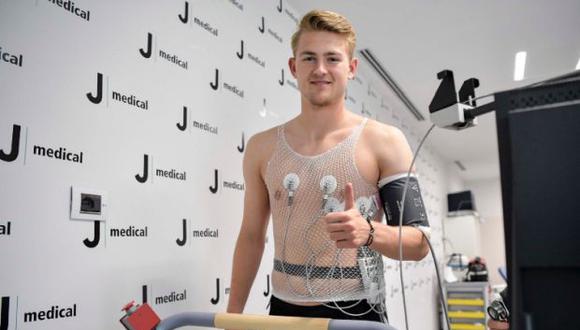 Juventus aseguró a Matthijs de Ligt por 85,5 millones de euros. Varios aficionados del club lo recibieron en el centro médico en el que pasó pruebas. (Foto: @juventusfc)