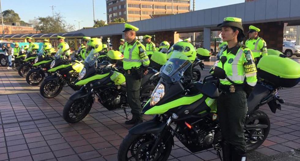 La policía colombiana lista para aplicar el pico y placa. (Foto: Twitter @TransitoBta)