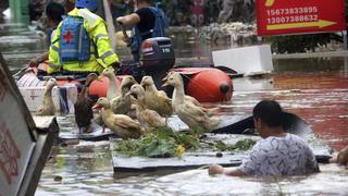 China: Lluvias torrenciales dejan al menos 56 muertos y 22 desaparecidos [VIDEO]
