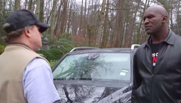 YouTube: Holyfield muestra a conductor enojado cómo comportarse