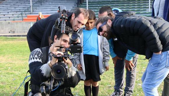 Diego Godín tuvo un notable gesto con los padres presentes en el rodaje. (Foto: GDA)