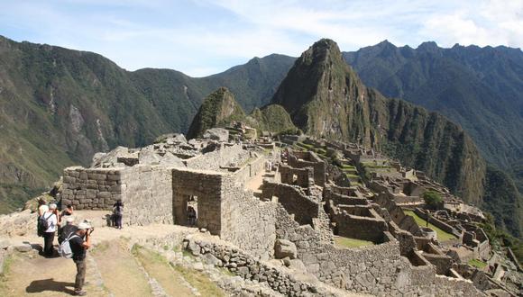 Personal del Parque Arqueológico de Machupicchu brindó primeros auxilios a Patricia Ávila Jurupe. (Fotos: DDC Cusco)