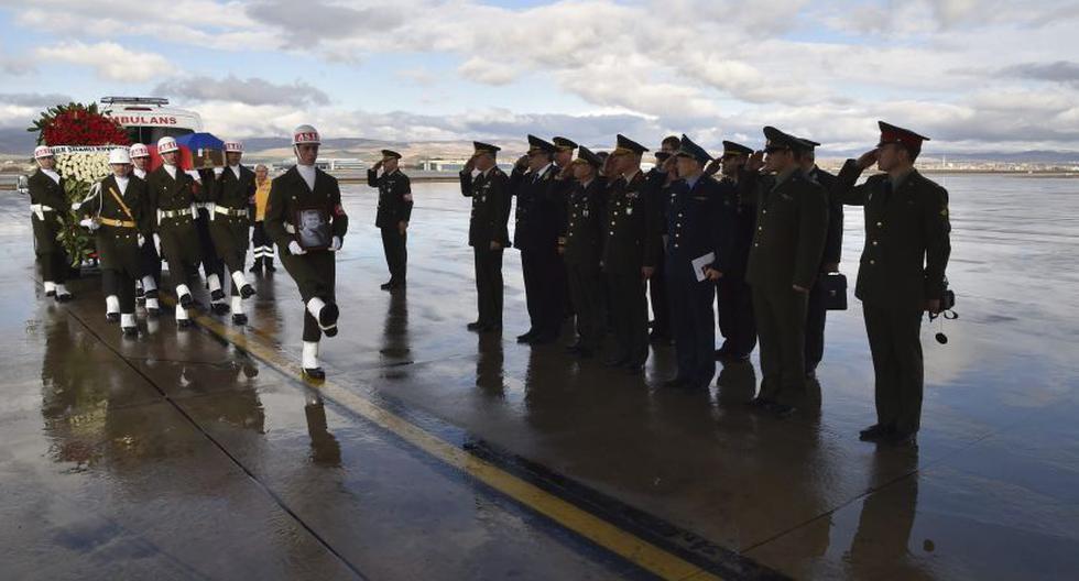 El féretro de Oleg Péshkov (Foto: EFE)