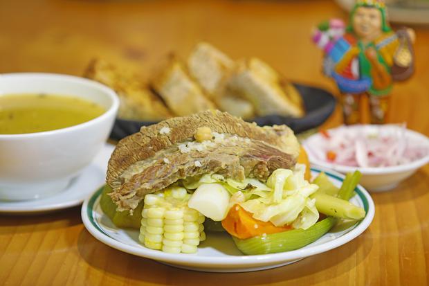 The sancochado is another of the dishes that shine on the menu.