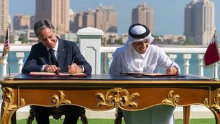 El multimillonario acuerdo que EE.UU. selló con Qatar en el entretiempo del partido clave con Irán 