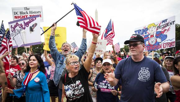 Manifestantes pro-Trump en la "Madre de todas las marchas" en Washington. (Foto: AFP / ZACH GIBSON)
