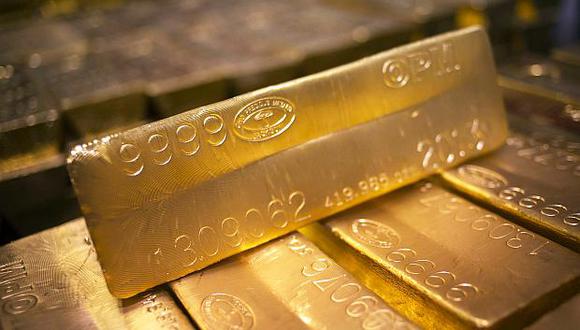 El oro cae, mientras el dólar sube. (Foto: Reuters)