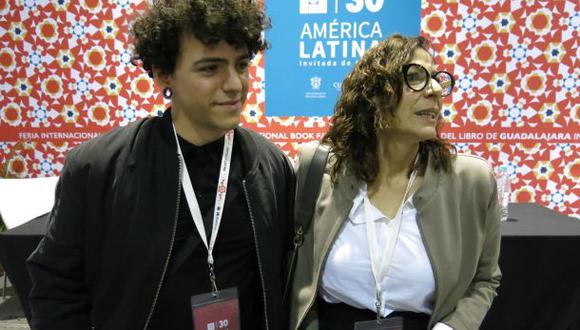 Carolina Lopez (derecha), viuda de Roberto Bola&ntilde;o. (Foto: AP)