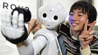 Los robots ocuparían casi la mitad de empleos de Japón en 2030