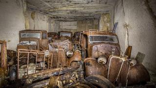 Descubren autos clásicos escondidos en la II Guerra Mundial