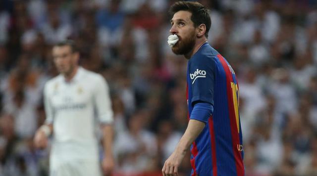 Lionel Messi jugó con algodón en la boca por unos minutos - 7