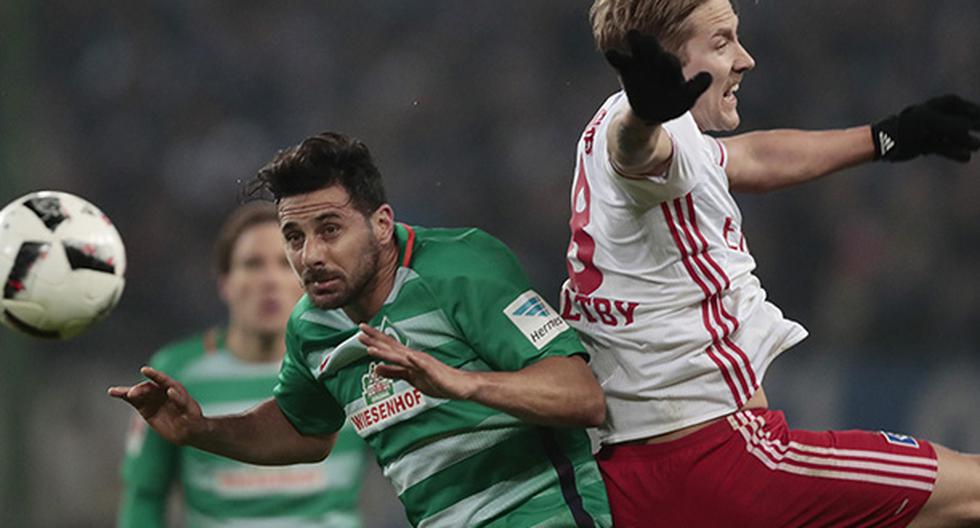 Claudio Pizarro jugó más de 10 minutos en el empate 2-2 del Werder Bremen ante Hamburgo, por la fecha 12 de la Bundesliga. (Foto: Getty Images)