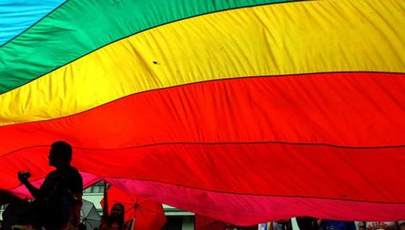 "En un país donde la violencia basada en orientación sexual e identidad de género sigue siendo muy frecuente, las protecciones legales para las personas LGBTI son esenciales para una verdadera inclusión", dice el Banco Mundial sobre Perú (Foto: JASON GUTIERREZ / AFP)