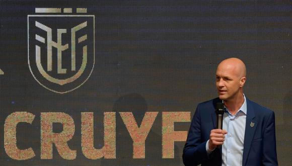 Con apenas 45 años y un par de clubes dirigidos, Jordi Cruyff asumió la conducción de la nueva selección ecuatoriana. (Foto: AFP).