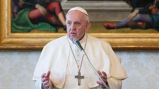 Papa Francisco baja el sueldo a religiosos en el Vaticano, un 10 % a los cardenales