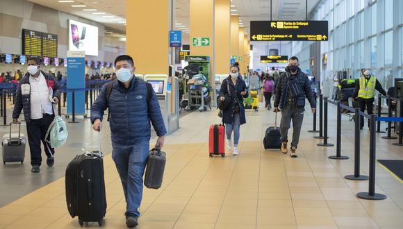 El trámite sólo estará disponible en la oficina de Migraciones del aeropuerto. | Foto: Andina