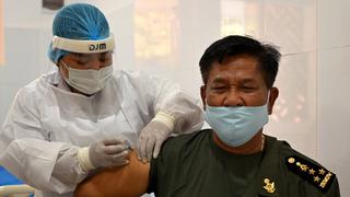 OPS: ¿Deben vacunarse primero contra el coronavirus los políticos y militares?