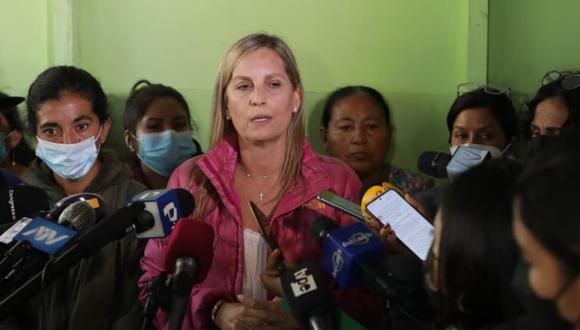 María del Carmen Alva declaró a la prensa durante una actividad de ayuda a ollas comunes.