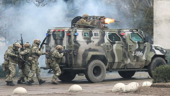 Ucrania también realizó ejercicios militares este sábado en plena tensión con Rusia. (REUTERS).