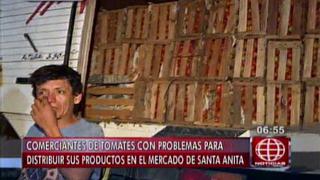 Santa Anita: vendedores de tomates se enfrentan con mayoristas