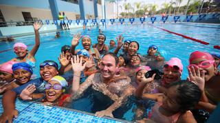 George Forsyth: piscina municipal de La Victoria recibió certificado saludable