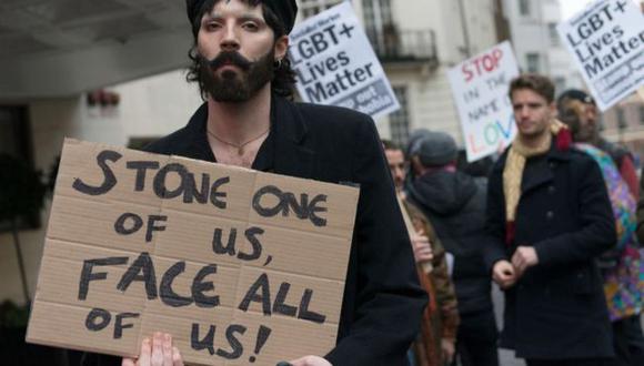 Protestas en Londres por las nuevas leyes de Brunéi en contra de los homosexuales. Foto: Getty images, vía BBC Mundo
