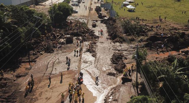 Fotografía aérea con un dron de una zona afectada por un deslave hoy en Nejapa (El Salvador). (EFE/Vladimir Chicas).