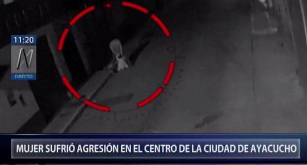 Cámaras de seguridad registraron agresión contra mujer en plena ciudad de Ayacucho. (Captura: Canal N)