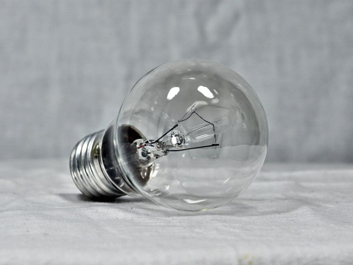 Cómo darle un segundo uso a las bombillas de luz que ya no funcionan, en el  hogar, RESPUESTAS