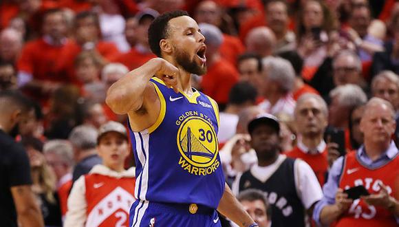 Stephen Curry celebrando la victoria. (Getty Images)