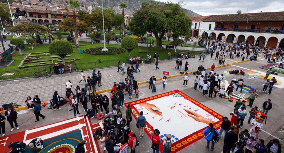La Ciudad de Ayacucho se vistió de gala por el lanzamiento de los Bolivarianos y la Semana Santa. (Foto: Legado)