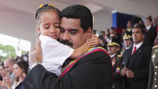 Maduro llama "trasnochados de izquierda" a sus críticos