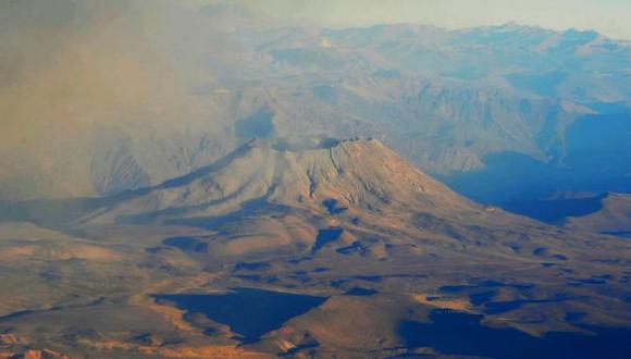 En el cráter del volcán Ubinas no hay evidencias de lava
