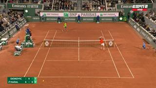 Djokovic se enojó y golpeó la red: falló dos remates y cedió el punto a Nadal | VIDEO