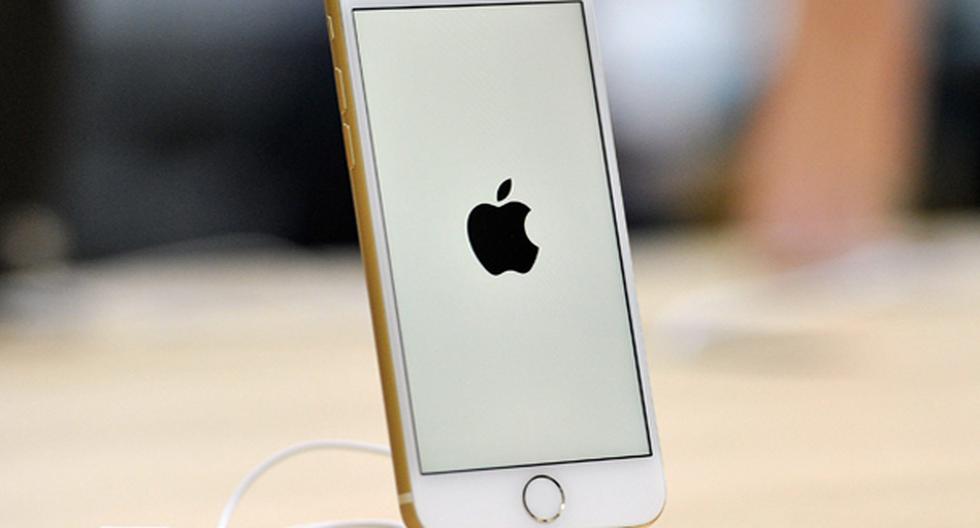 Las ventas del iPhone, como se conoce a los teléfonos de Apple, han caído en el trimestre. Aquí los detalles. (Foto: EFE)