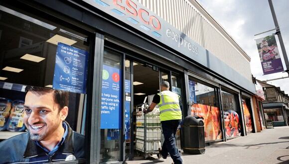 Cuando el escándalo llegó a los medios de comunicación todos los supermercados británicos anularon los canjes de cupones. (Foto: AFP)