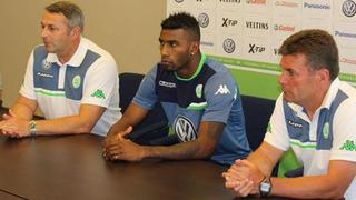 Carlos Ascues fue presentado como refuerzo del Wolfsburg