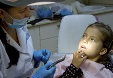 3 tips para que los medicamentos no manchen los dientes de tu niño