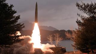 Cómo es el nuevo misil balístico más poderoso de Corea del Norte que está diseñado para impactar en EE.UU.