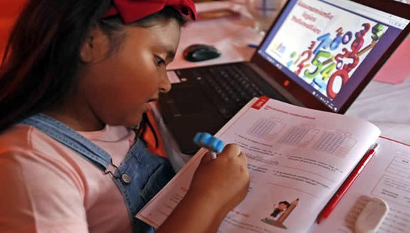 Los niños podrán avanzar en su año escolar con este nuevo método de enseñanza por radio y televisión (Foto: Minedu)