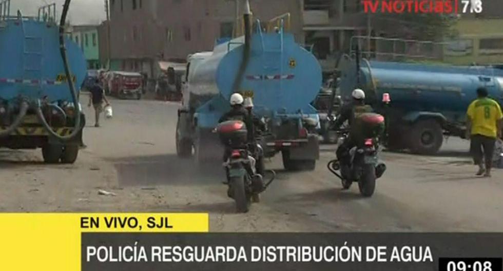 Tras el aniego de aguas servidas en San Juan de Lurigancho, diversos vecinos han quedado afectados y desesperados por la falta del servicio de agua potable. (Foto: TV Perú)