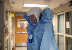 Drama en EE.UU.: hospitalizaciones por coronavirus alcanzan nuevo récord y comienzan a racionar camas