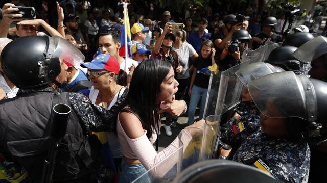 Venezuela | Marcha de Juan Guaidó EN VIVO Inicia marcha con fuerte represión de autoridades. (AP)