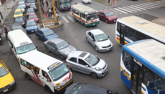Aplicarán plan de desvíos al transporte público por cierre de la Av. Brasil. (Alessandro Currarino / El Comercio)